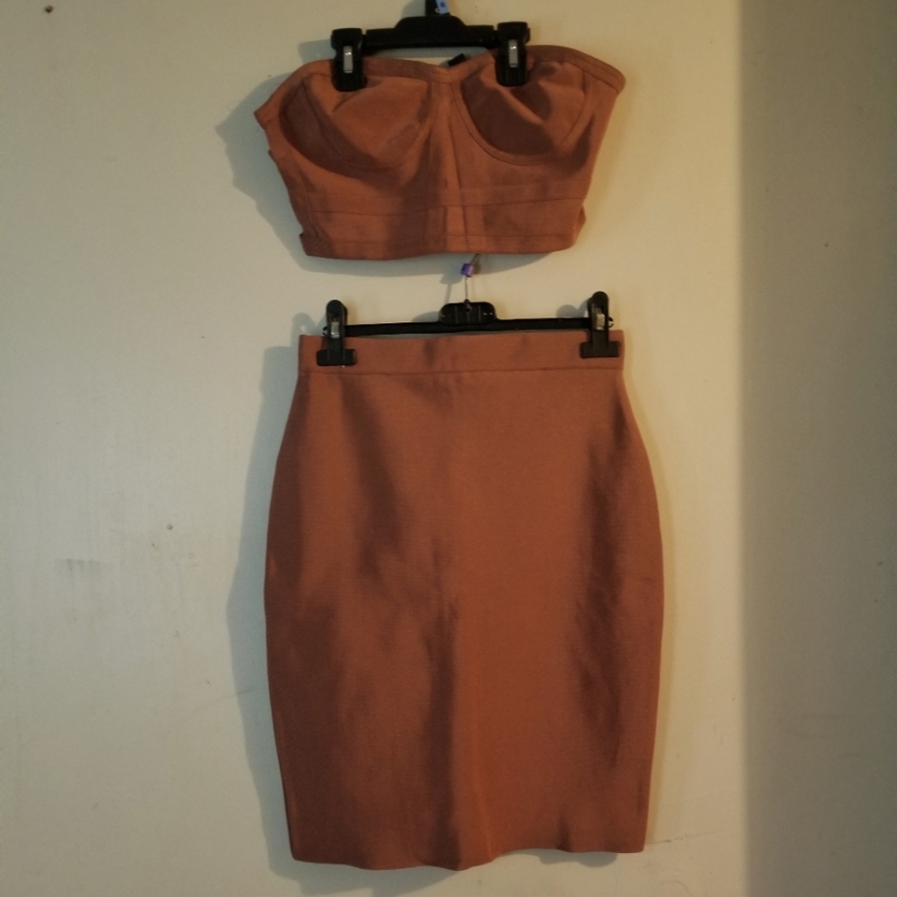 A Two piece Windsor skirt set